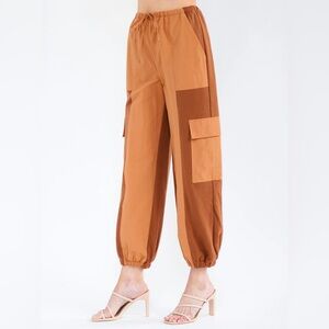 108 Strut & Bolt Women’s Elastic Waist Cargo Pocket Color-Block Jogger Pant